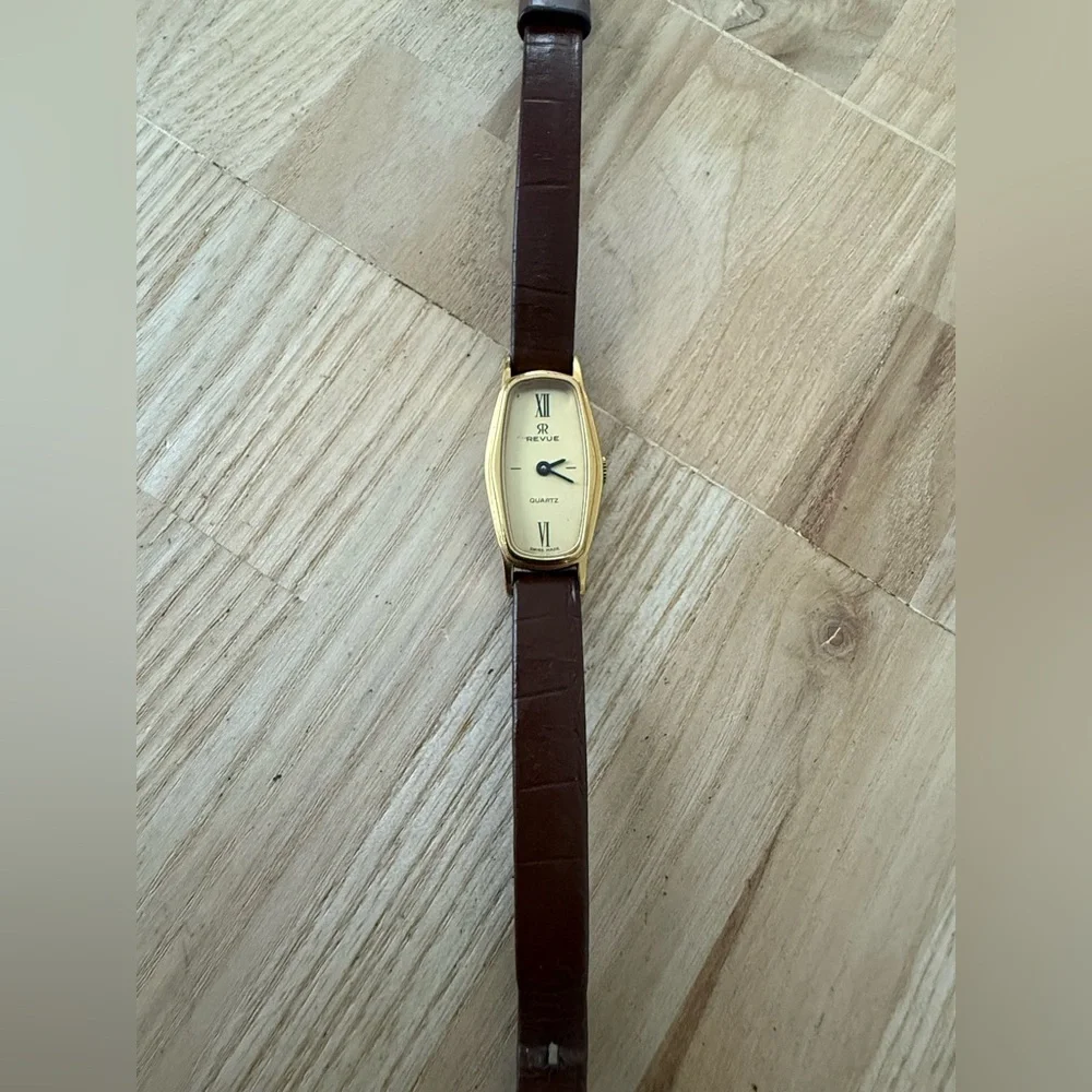 Revue Rare Luxury Ladies Watch Gold-Tone Rectangular Dial Brown Leather Strap